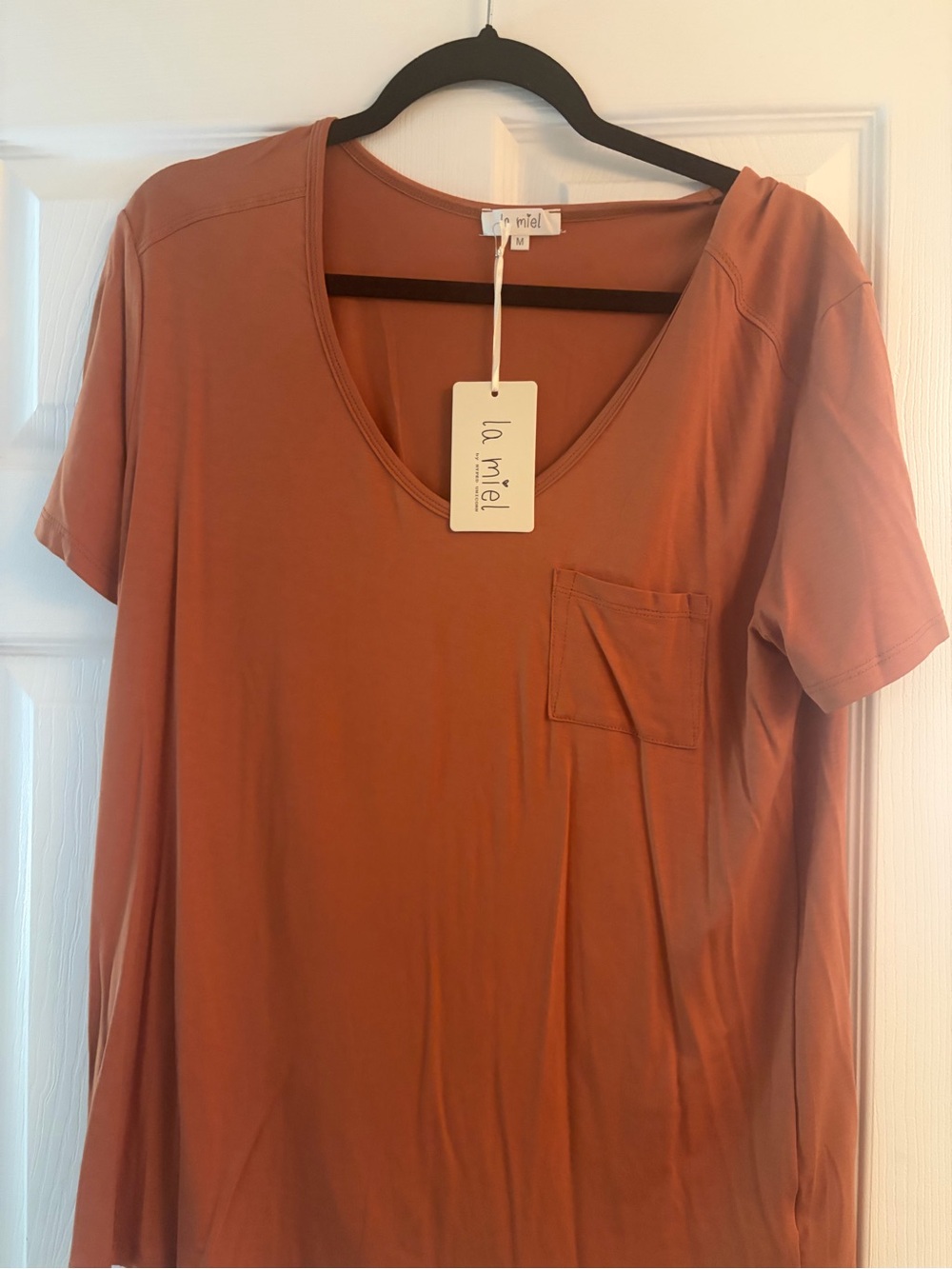 LA MIEL Rust Short-Sleeve V-Neck Pocket Tee
